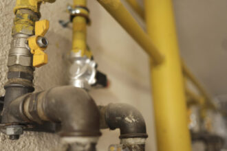 mai multi consumatori din sectorul 1 sunt afectati de intreruperea alimentarii cu gaze in urma unui incident la un brasament 69392ee06c49b