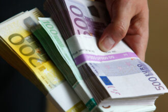 motivul pentru care romania nu poate implementa conceptul de golden visa avize negative pe banda rulanta pentru un proiect retras 69380cad19277