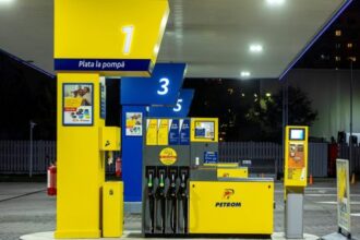 noua ieftinire in benzinarii a patra la rand cat costa benzina si motorina azi 10 decembrie 693919742ea38
