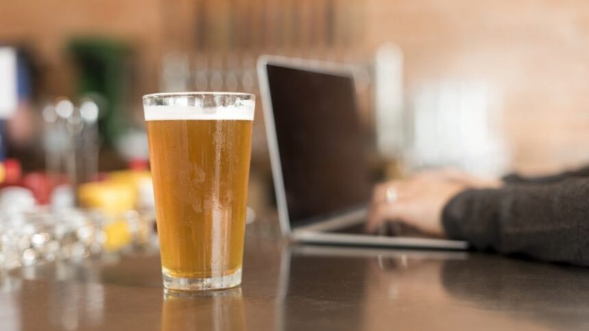 Piața berii va înregistra o scădere de 2-5% în 2025, atingând un nivel minim istoric (previziuni) 1 piata berii se va contracta cu 2 5 in 2025 ajungand la un minim istoric estimari 6947d26cca5da