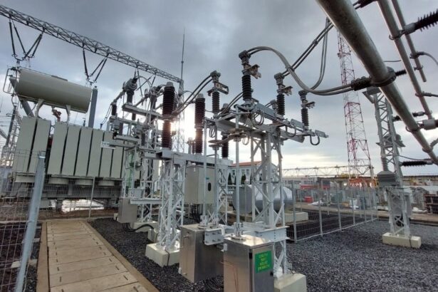 premiera romanii de la electromontaj au finalizat instalatia statcom la statia sibiu sud care devine prima statie transelectrica cu 5 niveluri de tensiune 69416e4b2fee9