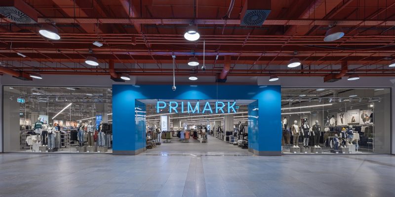 Primark își extinde aripile în România: descoperă orașele care vor găzdui noile sale magazine în 2026 1 primark isi dubleaza prezenta in romania in 2026 ce orase sunt pe lista deschiderilor de noi magazine 6943d69b3e48e