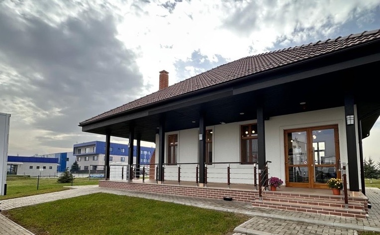 Olympus Foods își deschide porțile pentru brașovenii pasionați de lactate 1 producatorul de lactate olympus foods deschide propriul magazin in brasov 69454453a12d3