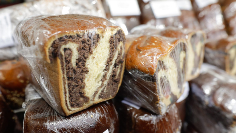 ROMPAN: În pragul Sărbătorilor, se estimează o producție de peste 7 milioane de cozonaci, dar prețurile sunt pe cale să crească 1 rompan peste 7 milioane de cozonaci vor fi produsi in comert in perioada sarbatorilor cu cat se maresc preturile 6947803224d69