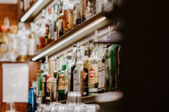 spirits romania cere guvernului bolojan inghetarea cresterii de 10 a accizelor de la 1 ianuarie 2026 694909ee81709