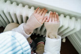 video facturile o povara pentru romani cum e mai rentabila incalzirea astazi termoficare centralizata pe gaz curent sau cu lemne 693689310ca89