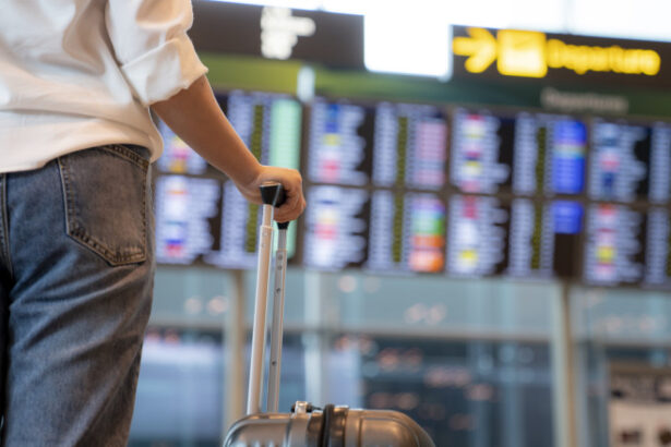 video romanii calatoresc tot mai mult cu avionul record de pasageri in 2025 pe aeroporturi inainte ne chinuiam pe la microbuze 693f32c3a1647