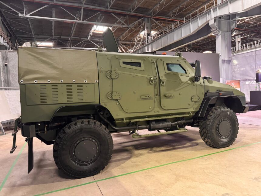 VLAH, inovația românească: primul vehicul blindat realizat integral pe teritoriul țării a fost dezvăluit astăzi la Moreni 1 vlah primul vehicul blindat fabricat 100 in romania a fost prezentat astazi la moreni 693c6567cb409