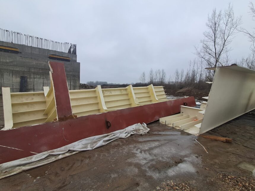 autostrada unirii a8 soseste in santier tablierul metalic pentru podul de la ungheni primul construit peste prut dupa 60 de ani foto 6977c7653aa38