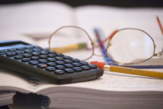 cu cat a crescut economia romaniei in primele noua luni din 2025 date revizuite pib ins 6960bac493923