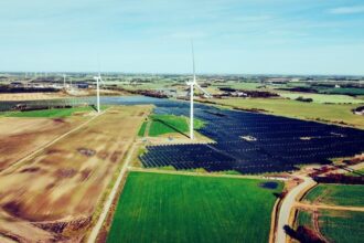 danezii de la eurowind foarte activi in romaniam pregatesc primul lor proiect hibrid eolian fotovoltaic de la noi 49 mw in judetul constanta 6968c9fd8e4e8