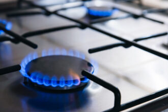 exclusiv bogdan ivan nu ar trebui sa creasca pretul la gaze de la 1 aprilie in ce scenariu se ia in calcul eliminarea graduala a plafonului 69664a5a181ce