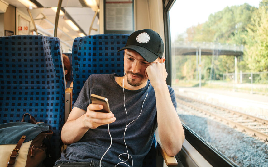 Călătoriile cu trenul, în declin: o scădere de 8,8% a pasagerilor în primele nouă luni din 2023 1 mai putin calatori pe caile ferate numarul pasagerilor care au circulat cu trenul a scazut cu 88 in primele 9 luni din 2025 695a324ba6b00