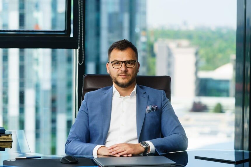 Mihai Ciprian Osiac, directorul ABC Insurance: „Am transformat compania dintr-o nișă într-un jucător versatil pe piață” 1 mihai ciprian osiac ceo abc insurance am scos compania din zona de nisa si am dus o spre modelul generalist 69772dc334fed