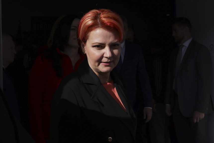 Olguța Vasilescu, primar al Craiovei: „Situația de la Electrocentrale Craiova reflectă disprețul manifestat față de cetățenii orașului de-a lungul timpului” 1 olguta vasilescu primaria craiova ce se intampla acum la electrocentrale craiova e rezultatul bataii de joc la adresa craiovenilor de ani de zile 695d14bf77ee3