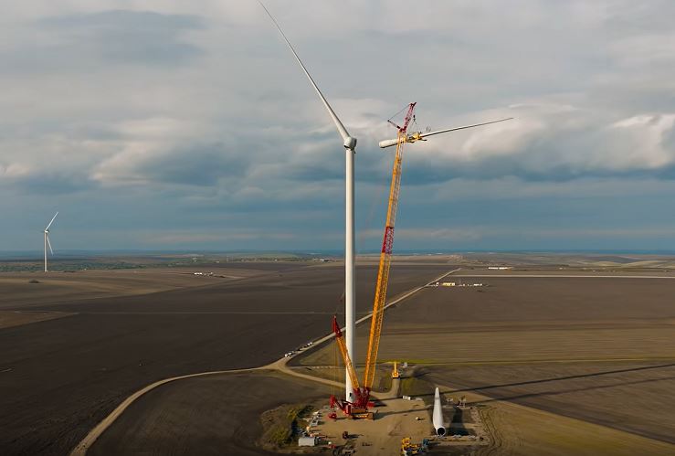 Noile turbine eoliene din România: aproape 500 MW de energie verde programată pentru 2026 1 parcurile eoliene care vor fi finalizate in anul 2026 in romania vor fi aproape 500 mw nou instalati cine pune noile turbine 69655408e2b4e
