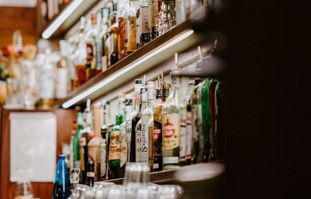 patronatul producatorilor de bauturi alcoolice acuza guvernul ca a facut sa dispara 7 milioane de sticle de bauturi spirtoase in 2025 ca urmare a taxelor impuse 697a2b08e01dc