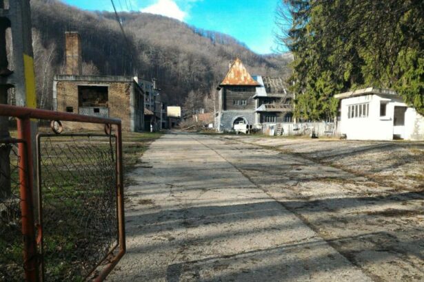 salrom a depus un proiect pentru accesarea de fonduri europene in valoare de 180 de milioane de euro compania va folosi banii pentru reciclarea deseurilor de steril de la baia de fier 69665cfe30d76