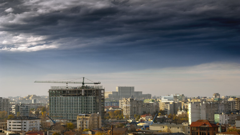 Statul pregătește o revizuire a normelor în domeniul construcțiilor: avizele vor fi emise mai repede și exclusiv online pentru a evita pierderile din PNRR 1 statul vrea sa schimbe din nou regulile in constructii avizele vor fi date mai rapid si doar online ca sa nu se piarda banii din pnrr 696a0d737f1b2