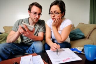 anunt despre facturile la gaze dupa 1 aprilie 2026 ce arata ofertele furnizorilor si ce ii asteapta pe consumatorii casnici analiza aei 698da85e75a94