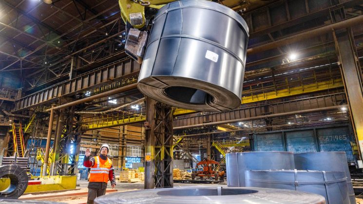 Ce strategii inovatoare pregătește miliardarul ucrainean pentru uzina de țevi din Iași, achiziționată recent de la ArcelorMittal 1 ce planuri anunta cel mai bogat ucrainean pentru fabrica de tevi din iasi cumparata in decembrie de la arcelormittal 69976d27cfb96