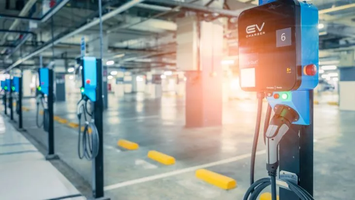 România, lider în tarifarea energiei pentru încărcarea vehiculelor electrice? Opiniile sunt contradictorii 1 este romania campioana la preturi pentru incarcarea electrica a masinilor parerile sunt impartite 699c24eca4ba7