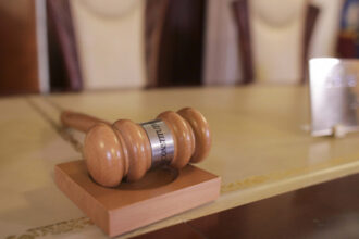 firmele nu vor mai putea fi scoase din licitatii doar pentru ca sunt anchetate penal ccr este incalcata prezumtia de nevinovatie 69835256a36c7