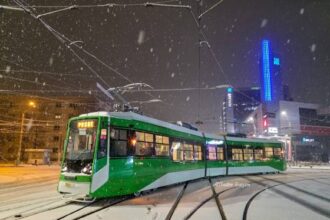 foto tramvai nou fabricat in bucuresti a intrat in teste 698c9ad87bc0b