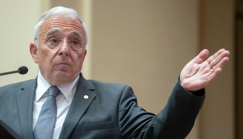 Mugur Isărescu: Nu sprijin ideea stimulentelor fiscale pe termen lung pentru impulsionarea economiei 1 mugur isarescu daca cresterea economica inseamna din nou facilitati fiscale pe 10 20 de ani eu personal nu o sustin 6995cd73c3241