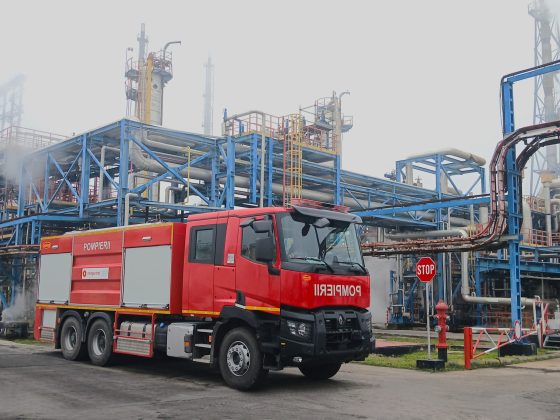 Rompetrol își întărește flota de intervenție cu două autospeciale de pompieri și două autocisterne pentru rafinăria Petromidia 1 rompetrol a cumparat doua autospeciale de pompieri si doua autocisterne pentru rafinaria petromidia 69932fe49a8e0