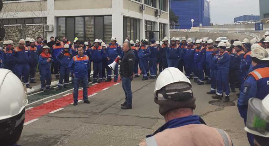 Șantierul Naval Damen din Galați ia măsuri: 1.400 de angajați vor intra în șomaj tehnic pe termen lung, până în 2026 1 santierul naval damen din galati trimite cei 1 400 de angajati in somaj tehnic prin rotatie pana la sfarsitul anului 2026 69a18ad39ea49