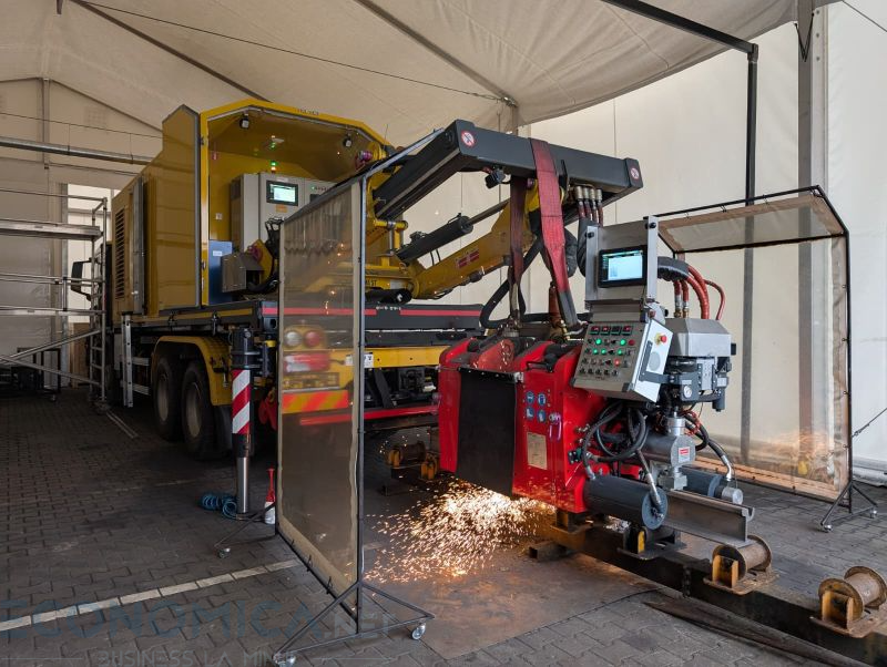 Mașina revoluționară care va îmbina liniile de tramvai din București a ajuns la constructorul PORR 1 super masina care va suda linii de tramvai in bucuresti tocmai a fost livrata constructorului porr 6985cd7d300da