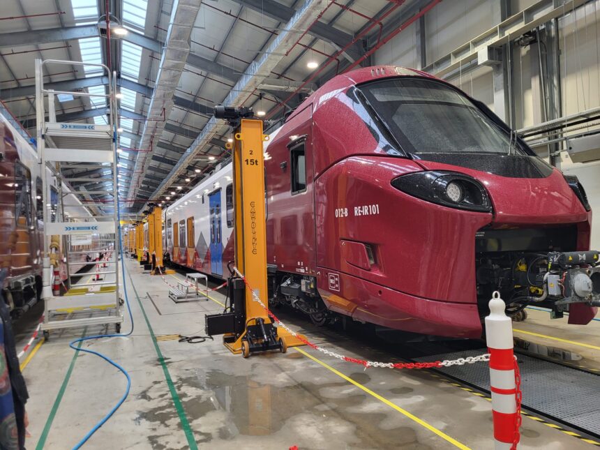 Trenurile Alstom 12 și 13, destinate României, au trecut cu succes de recepția preliminară vineri 1 trenurile alstom 12 si 13 fabricate pentru romania receptionate preliminar vineri 6986032d781b5
