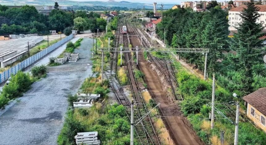 CFR Infrastructură Brașov: Termen limită pentru finalizarea lucrărilor de îmbunătățire a vitezei pe 76 km de cale ferată până în august 1 video cfr infrastructura brasov lucrari pentru eliminarea restrictiilor de viteza pe 76 km de cale ferata trebuie finalizate pana in august 699f064ab7964