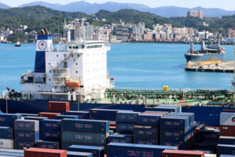 conflictul din orientul mijlociu loveste afacerile globale preturi in crestere si rute comerciale in pericol 69b55329146e5