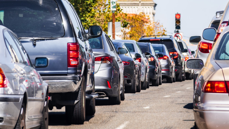 Criza energetică: Recomandările Agenției Internaționale pentru Energie privind munca remote și reducerea zborurilor cu avionul 1 criza petrolului agentia internationala pentru energie le cere oamenilor sa lucreze de acasa si sa calatoreasca mai putin cu avionul 69bd2bc560582