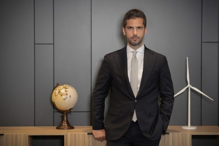 Giacomo Billi preia controlul asupra Alive Capital, cedând în schimb acțiunile companiilor de energie regenerabilă 1 giacomo billi isi rascumpara firma alive capital de la premier energy in schimb vinde participatiile minoritare din firmele de regenerabile 69a68ab8e391b