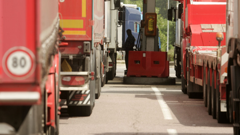 Executivul a decis să extindă sprijinul pentru transportatori în legătură cu achiziția de motorină până la sfârșitul anului 2026 1 guvernul a aprobat prelungirea ajutorului pentru transportatori privind motorina cumparata pana la finalul lui 2026 69b32588616b8