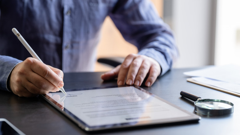 Reguli noi pentru apărarea consumatorilor discutate în cadrul ședinței de Guvern: contractele online vor oferi informații mai transparente 1 noi reguli pentru protectia consumatorilor pe agenda sedintei de guvern contractele la distanta vor avea informatii mai clare 69bc334fd0588