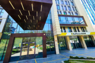 raiffeisen bank pachet extins de beneficii pentru clientii care isi incaseaza veniturile prin banca 69b3d07d07f4e