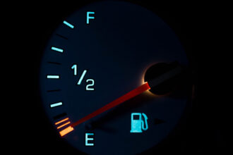 romania trebuie sa evite o criza economica reducerea cel putin la jumatate a accizelor la motorina si benzina cererea cotar pentru guvernul bolojan 69a7ea14597f0