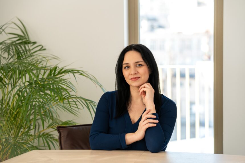 Românii care oferă spații comerciale nu pot beneficia de reducerea de 3% pentru plata anticipată a impozitelor 1 romanii care inchiriaza spatii catre firme comerciale nu pot beneficia de bonificatia de 3 acordata celor care achita taxele catre stat la timp 69ca32f05a614