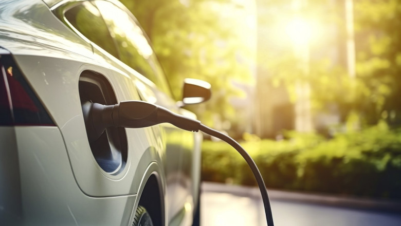 Creșterea prețurilor la combustibili impulsionează achiziția de automobile electrice: „Încărcarea mă costă 100 de lei, pe când alimentarea cu benzină ajunge la 1.000” 1 scumpirea carburantilor creste vanzarile de masini electrice daca o incarc ma costa 100 de lei daca ii bag benzina ma costa 1 000 69c7635e41377