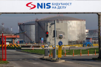 sua si au dat acceptul ca grupul ungar mol sa cumpere rafinaria nis singura din serbia detinuta de rusii de la gazprom 69c39b6859b63