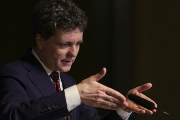 video nicusor dan despre masurile guvernului privind pretul carburantilor o sa fie o scadere care e termenul pentru luarea deciziei 69cacda0d3aa7