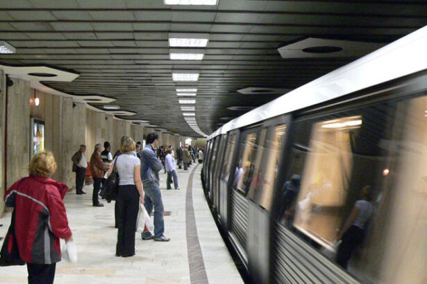 biletele de metrou s ar putea scumpi de luna viitoare ce pret propune conducerea metrorex 69d1e150ba011