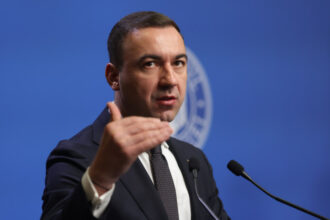 bogdan ivan atac la oana gheorghiu privind listarea companiilor nu are nimic in comun cu dezvoltarea capacitatilor de productie 69e3ab45d0f8d