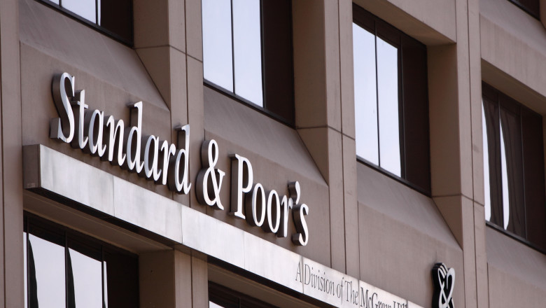 S&P Global Ratings reconfirmă ratingul României la „BBB-/A-3”, dar perspectiva se menține negativă: „Acțiuni esențiale pentru stabilizarea economiei” 1 sp global ratings confirma ratingurile romaniei bbb a 3 perspectiva ramane negativa pasi concreti pentru stabilizarea economica 69d09de38dd7d