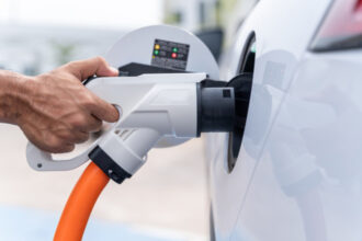 vanzarile de automobile electrice au explodat pe principalele piete ue pe fondul scumpirii carburantului ce se intampla in romania 69e5f075596bb