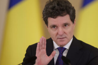 video lipsa educatiei financiare a dus la decizii nesanatoase nicusor dan avertizeaza traim un razboi informational 69e60590b304f